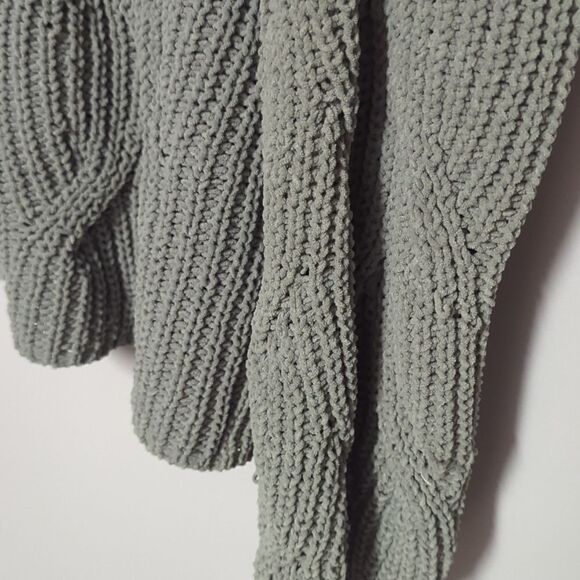 Poof Apparel Green Mock Turtleneck Sweater - Picture 3 of 6